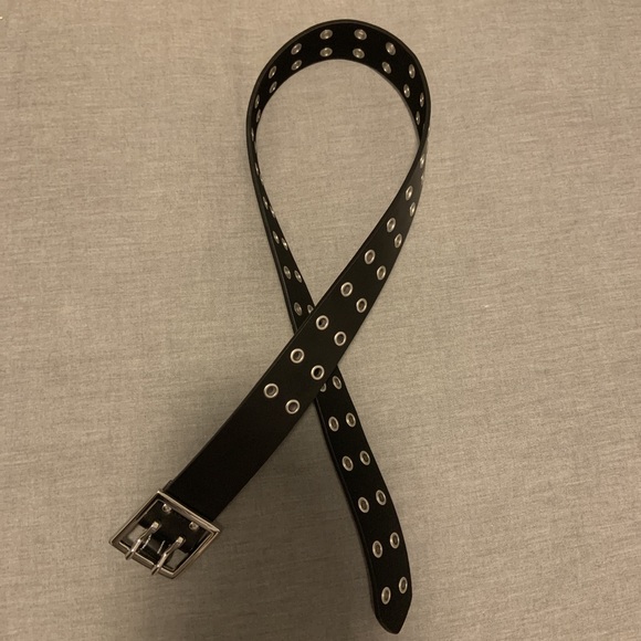Urban Outfitters Accessories - Urban Outfitters Grommet Belt